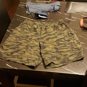 Mens Lululemon pace breaker camo shorts size large